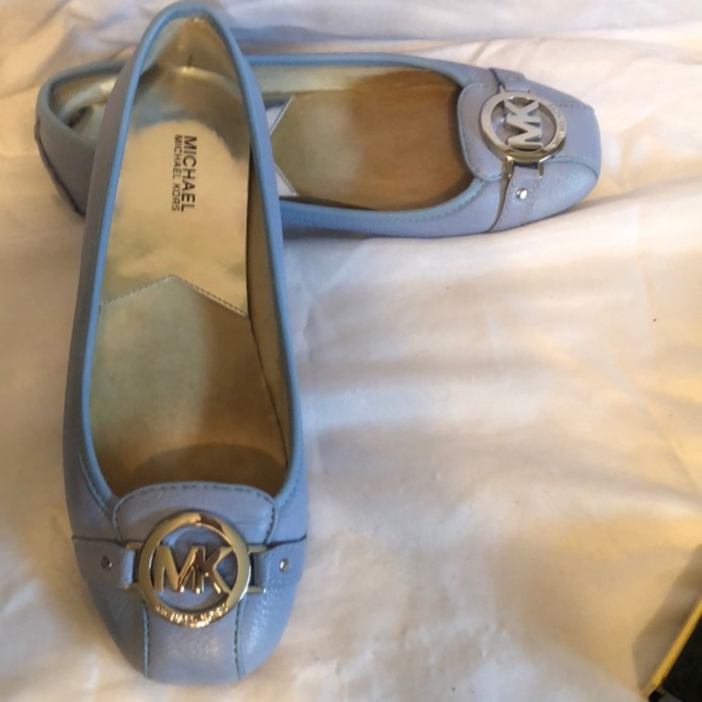 Michael Koes size 7 light blue
